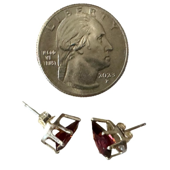 Exquisite Pear Garnet Sterling Silver Earrings - Picture 14 of 14